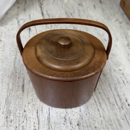 Vintage wooden ice - vintage, with