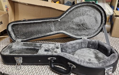 Delta blue ukulele - ukulele/banjo, case