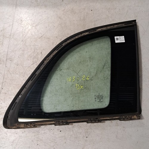 Right rear fixed window - rear,