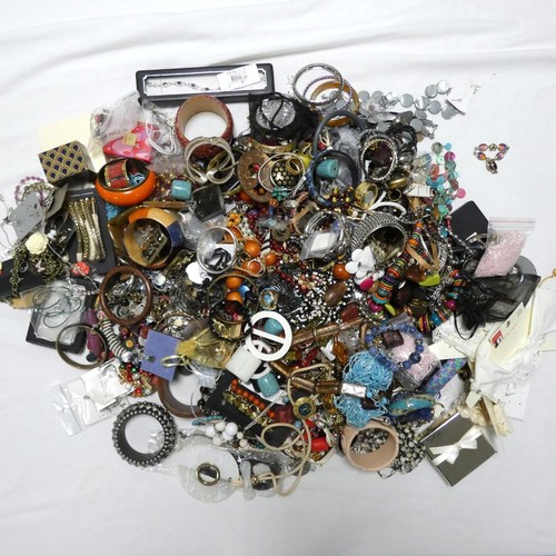 Costume jewellery job lot - job,