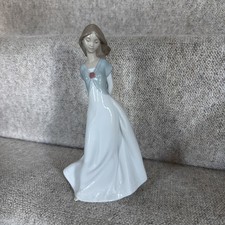 Nao By Lladro ‘Truly In Love’ Figurine 1450