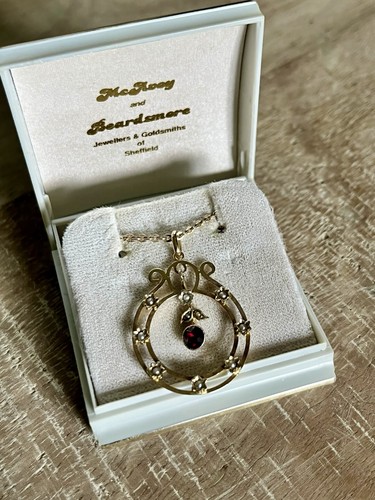 Vintage 9ct gold - gold, garnet
