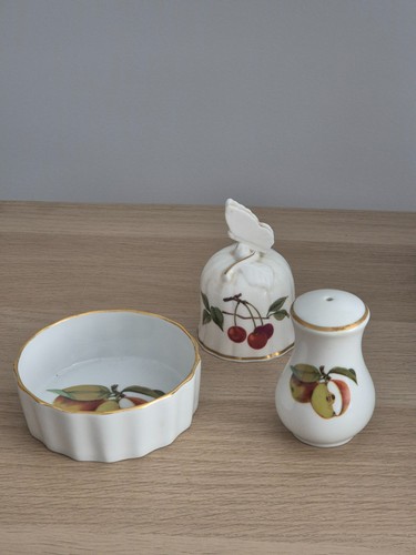 Royal worcester fine - 3,