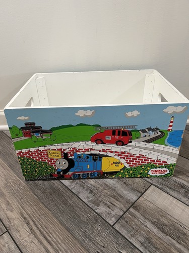 Thomas friends tank engine - &,