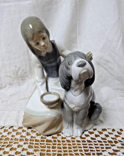 Lladro 1334 Chow Time Girl