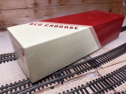 Red caboose scale type - caboose,