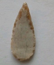 NEOLITHIC FLINT CARVED LEAF-SHAPED ARROWHEAD. STONE AGE BRITAIN 3000 B.C.