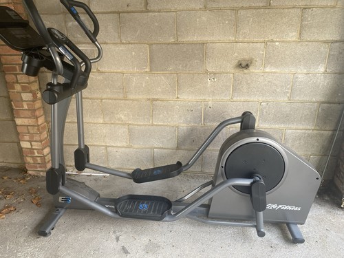 Life fitness elliptical - e3,