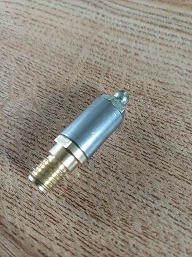 Grease nipple adaptor tool - nipple,