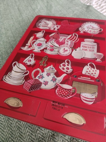 Red kitchen cabinet biscuit - kitchen,