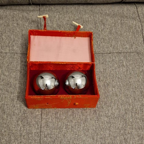 Vtg set chinese stress - set,