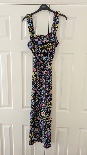Pretty black floral sleeveless - black,