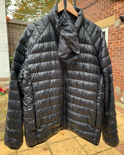Uniqlo Ultra Light Black Shiny Down Feather Pack Away Jacket - Plus Bag Size XL