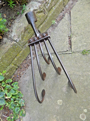 Vintage cultivator head claw - cultivator,