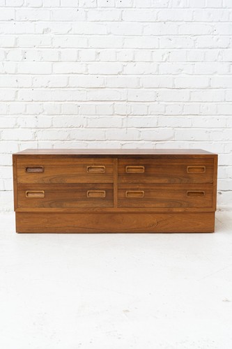 Poul hundevad low cabinet - cabinet, in