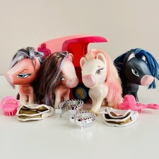 Bratz Dolls Ponyz Bundle Buggy Horse Trailer & Accessories Pursia Sashay Celeste