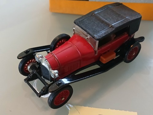 Corgi classic 9002 - scarcer, red