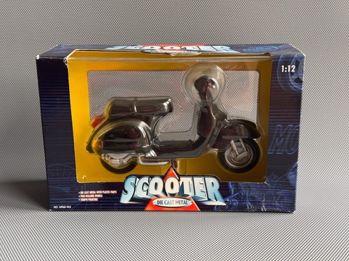 Vespa style die cast model - vespa, die-cast