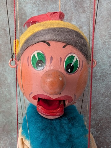 Pelham puppets old lady - pelham,