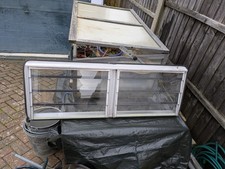 T25 louvred window opening - louvred,