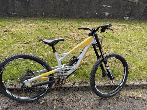 Industries tues downhill - industries,
