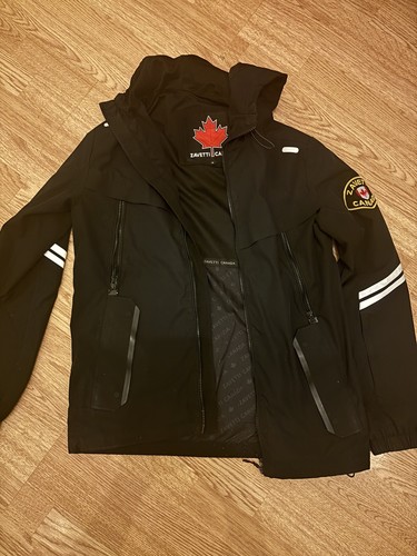 Zavwtti canada men wind - canada,