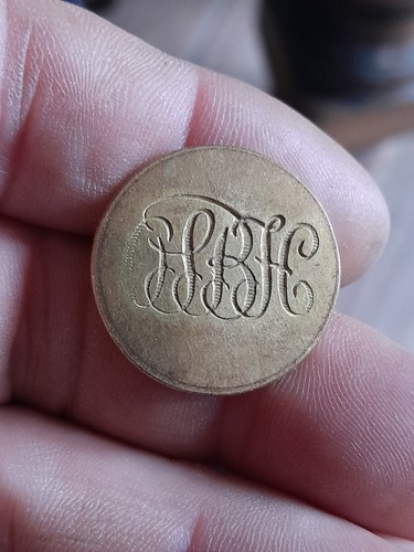 Hunt button osbh old surrey - button,