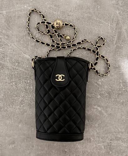 Chanel beaute black quilted - chanel,