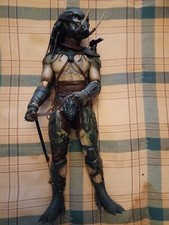 Hot Toys Tracker Predator