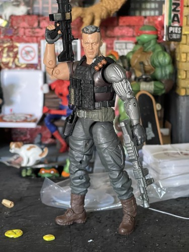 Marvel legends cable - legends, deadpool