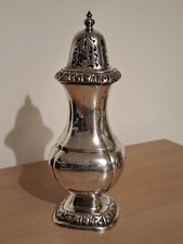 Antique sugar dredger 