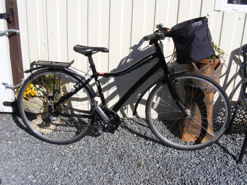 Ladies specialized globe bike - specialized,