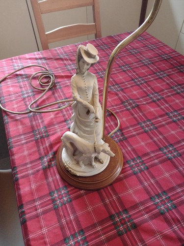 Balcari figurine lamp - a,