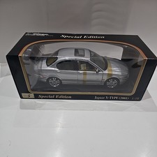 Maisto Jaguar X-type (2001) Model Car 1:18 Special Edition