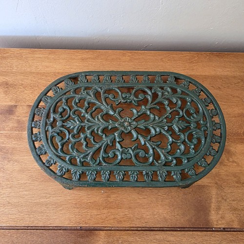 Vintage cast iron - cast,