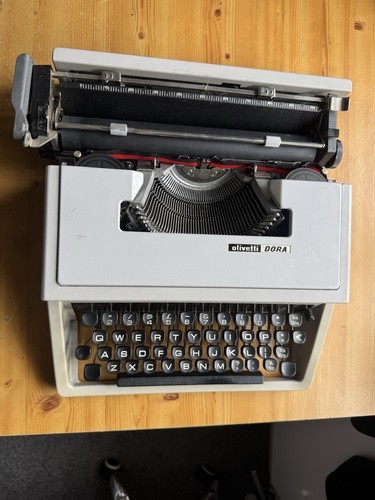 Vintage retro olivetti dora - vintage,