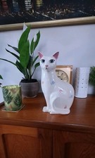 BEAUTIFUL POOLE POTTERY WHITE FLORAL SITTING CAT WITH DAISY FLOWERS 29cm 1st QTY