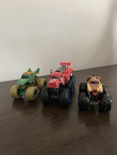 Hot Wheels monster jam bundle