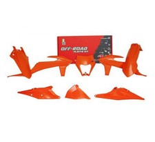 R-TECH ORANGE PLASTIC KIT/6