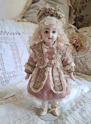 Handmade pink lace dress - dress, hat