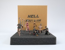 'Hell Souvenir' figures By
