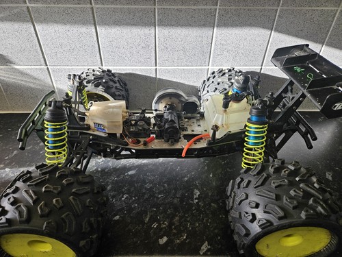 Losi nitro monster truck - losi,