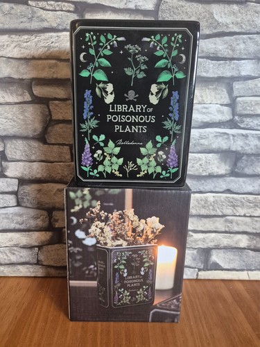 Poisonous plants book - plants, shaped