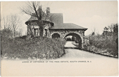 Lodge entrance the page - entrance,