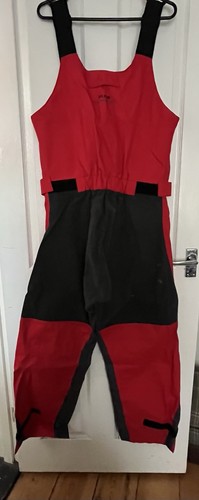 Red black sailing bib - red/black,