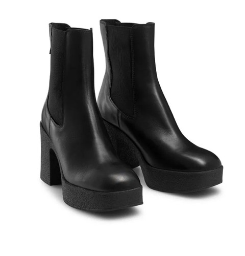 Russell bromley rhiannon - russell,