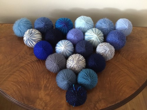 534g job lot balls - 534g,