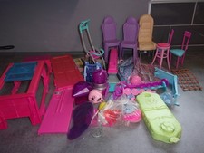 BUNDLE OF BARBIE HOUSE & OTHER