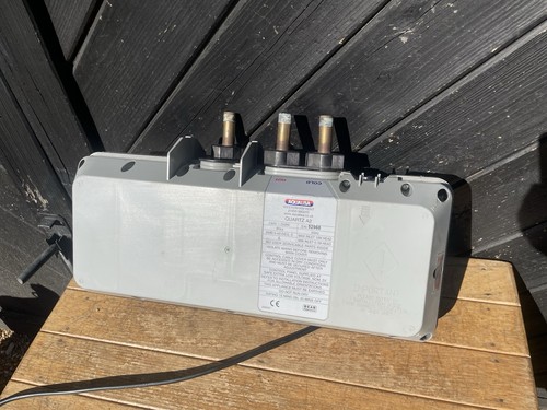 Aqualisa quartz shower pump - shower,