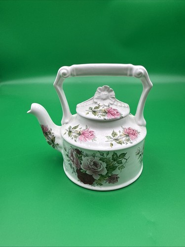 Arthur wood teapot - teapot, red